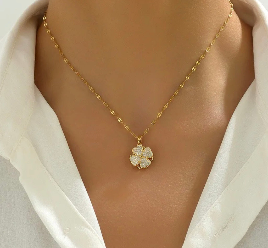 “Mama Clover” Necklace ✨NEW✨